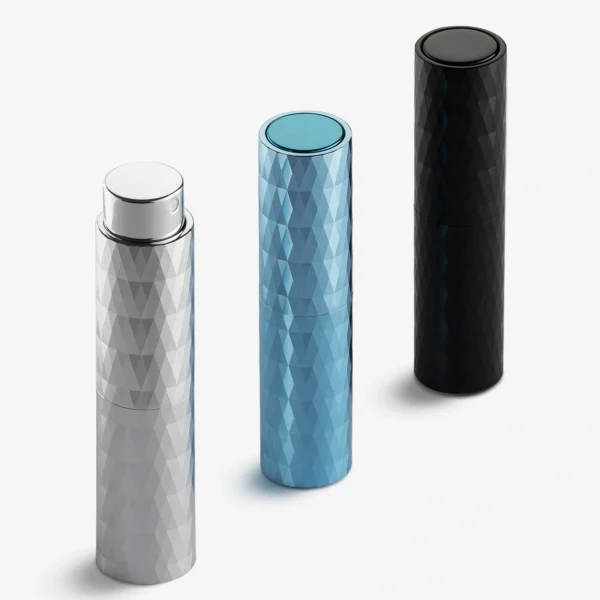 Diamond Pattern 8ML Atomizer_black_blue_sliver_use_5-1